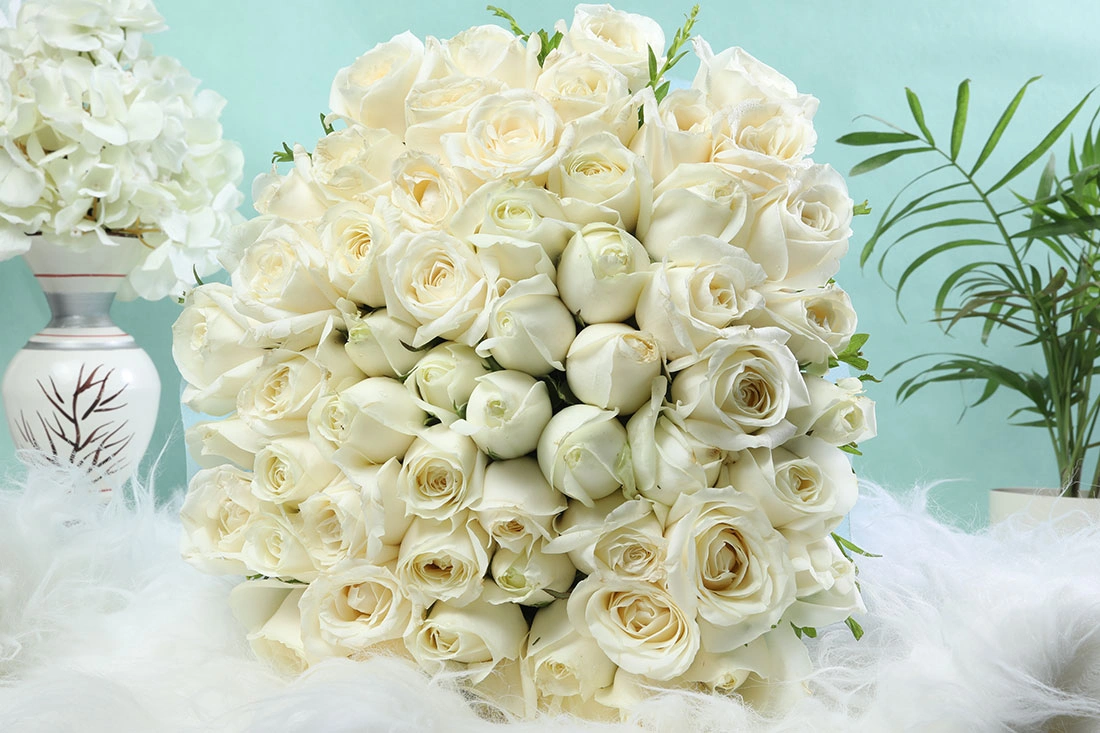 Pearl White Flowers  rose bunch 