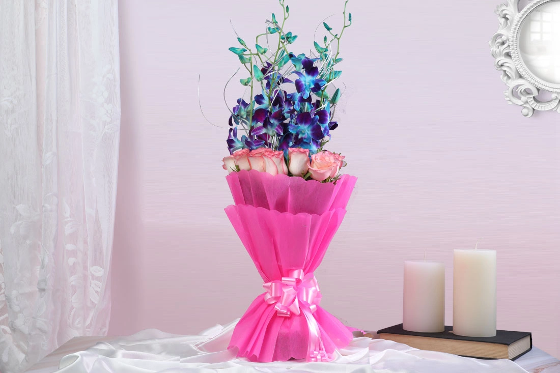 Orchid rose due Flowers  bouquet 