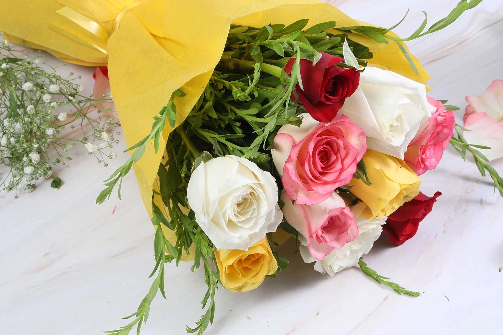 Vibrant rose Flowers  bouquet 