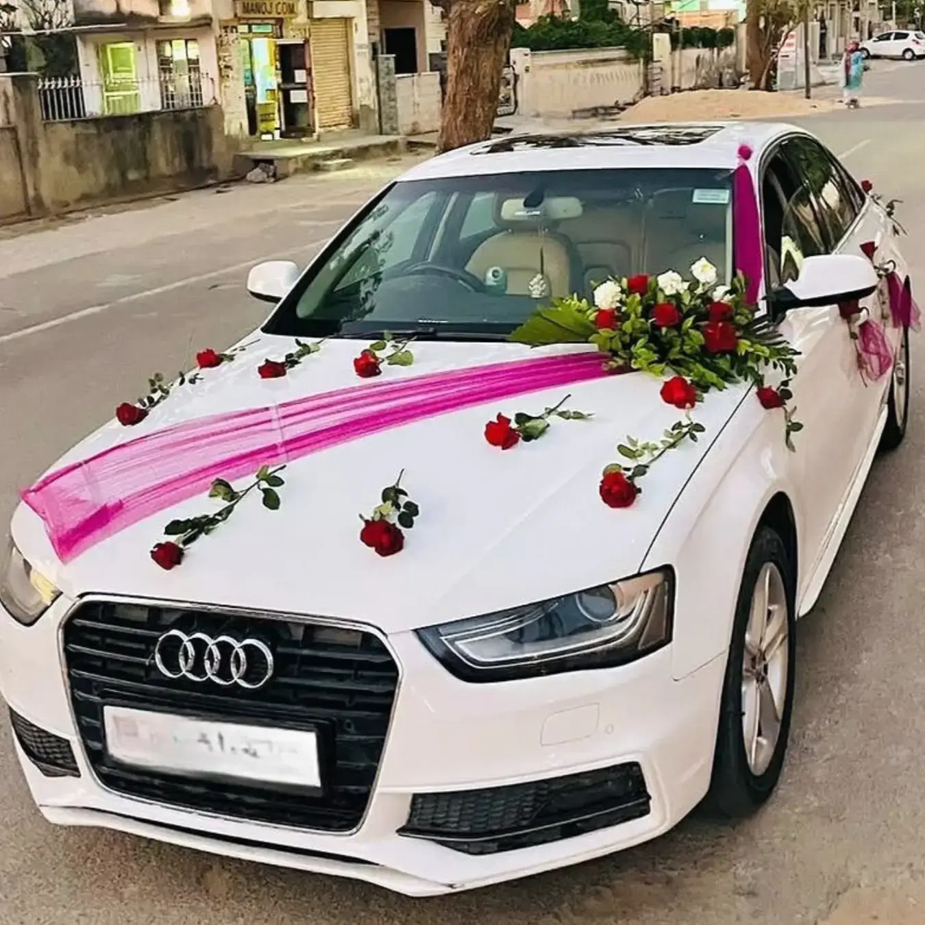 Audi Rose Bridal Car Decor
