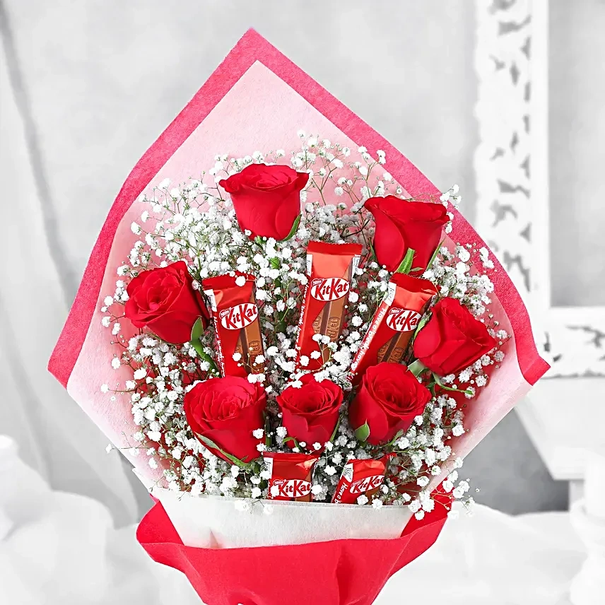 redrosesbunchwithnestlekitkatchocolates2 1