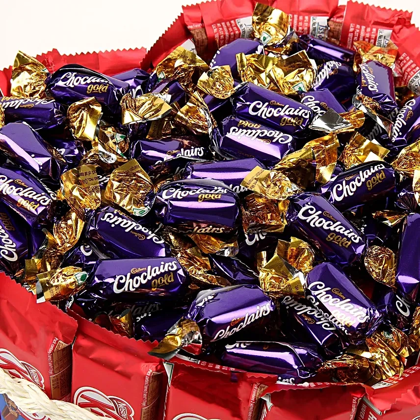 breakapartkitkatchoclairsheartpie4 1