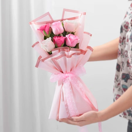 pfloralblisscakewithelegantrosesbouquet4016641