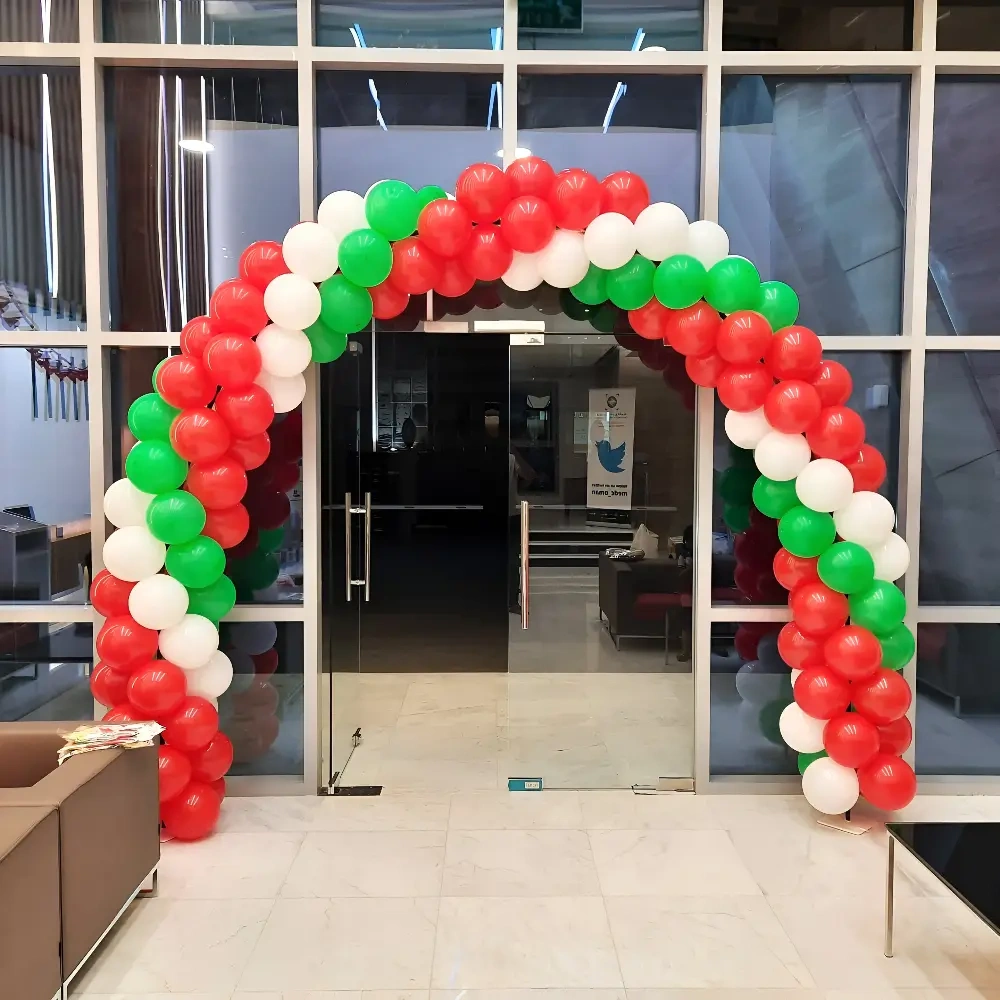 The Welcome Balloon Arch Decor